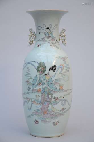 Vase in Chinese porcelain 'lady with garlands' (59cm)