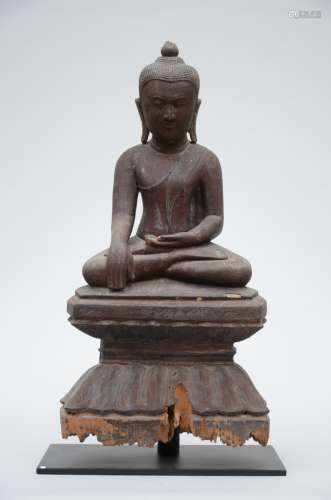 A Burmese Buddha with red lacquer (*) (77cm)