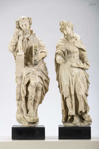 Two gothic sculptures in albaster 'apostles' (*) (60cm)