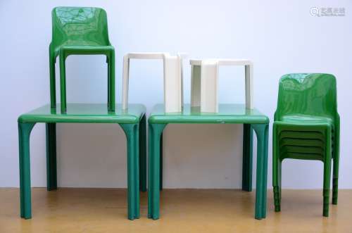 Artemide/Kartell: set of tables and chairs in green plastic by Vico Magistretti (80x80x71cm)