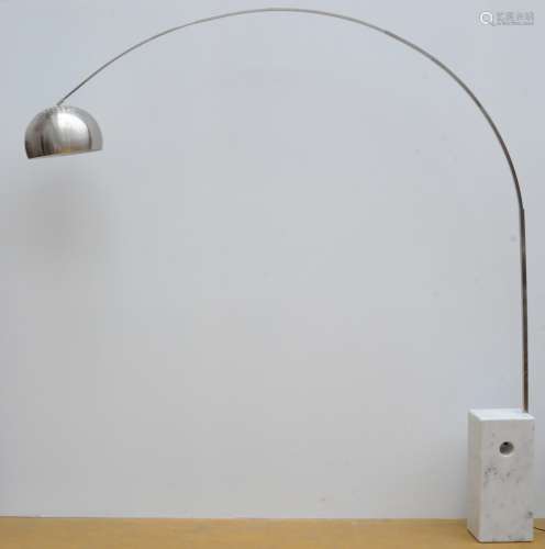 Modern lamp in chrome and marble (245cm)