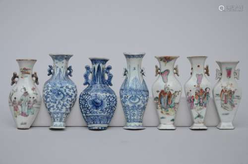 Lot: 7 wall vases in Chinese porcelain (*) (15cm)