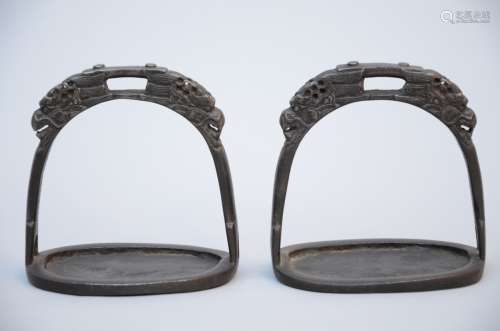 A pair of iron stirrups, Tibet (15x16cm)