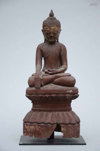 A Burmese Buddha in red lacquer (*) (62cm)