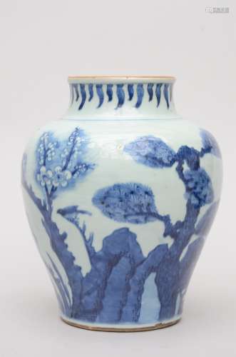 A vase in Chinese blue and white porcelain 'three friends of winter', Transitional period (29cm)