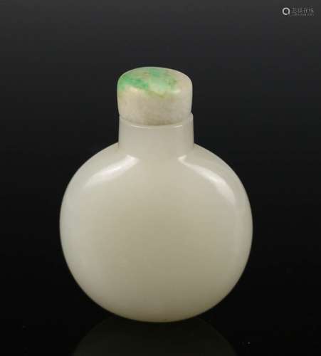 CHINESE JADE SNUFF BOTTLE