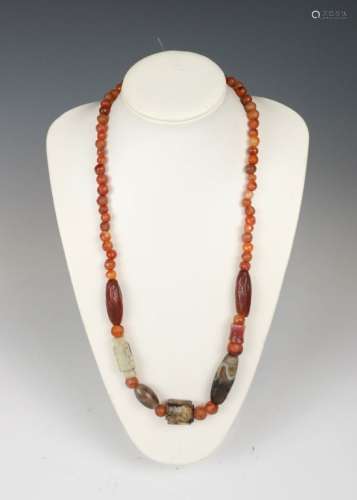 JADE AND AGATE NECKLACE