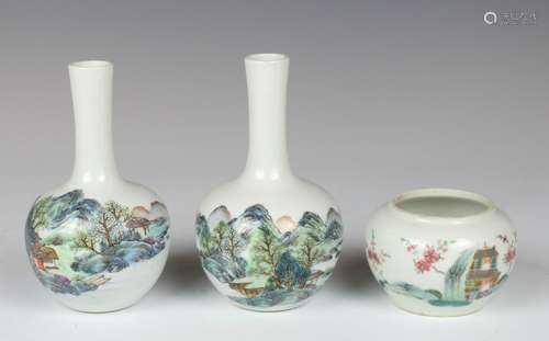 THREE PORCELAIN ARTICLES QIANLONG, DAOGUANG MARK L