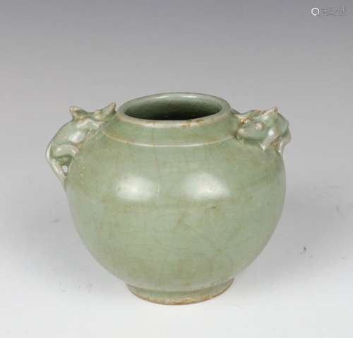 A LONGQUAN CELADON VASE