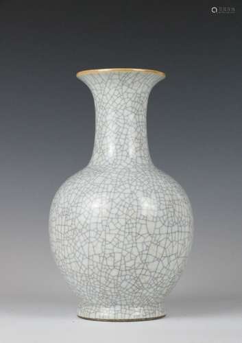 A GE TYPE VASE QING