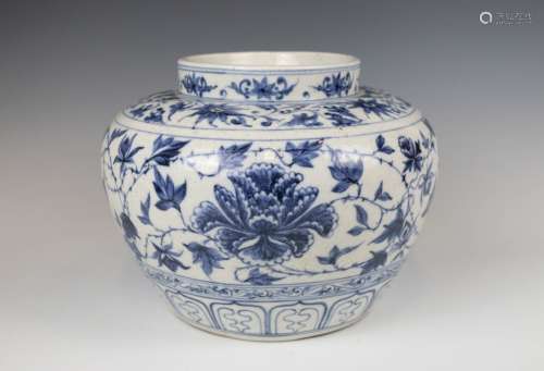 A CHINESE BLUE AND WHITE PORCELAIN JAR MING STYLE