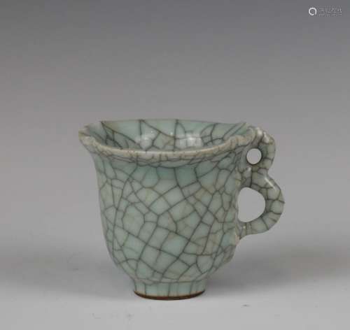 GE-TYPE DRAGON CUP QING DYNASTY