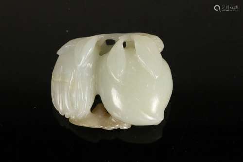 A JADE CARVED PEACH QING