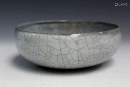 Chinese crackle glaze porcelain bowl.