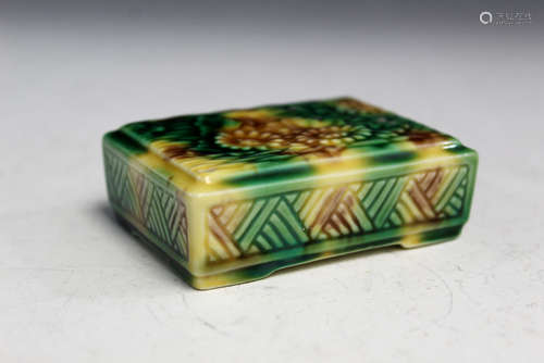 Chinese Antique Porcelain Small Box.