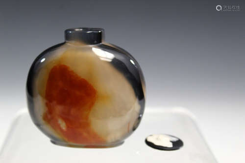 Chinese Belt Agate Snuff Bottle