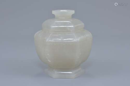 A Chinese Mugal-Style carved jade pot and cover. 9.5cm height x 8.5cm width
