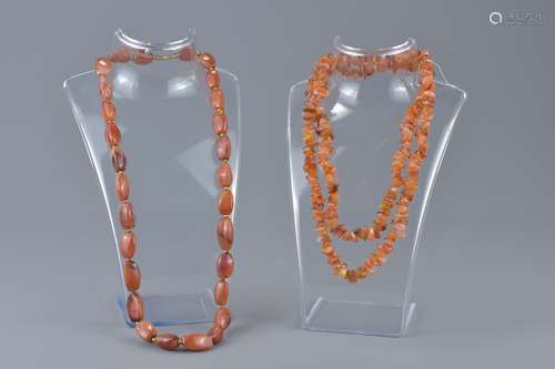 Two agate beaded necklaces (2)