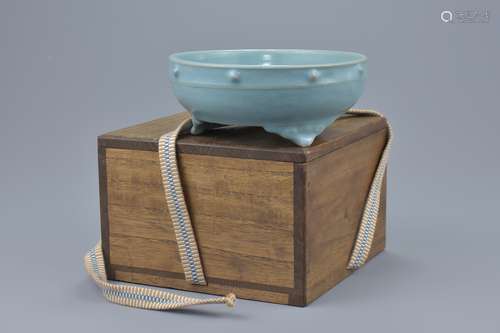 Chinese Ru Ware Style Porcelain Censer (in wooden box). The glaze finely-crackled and a little stain