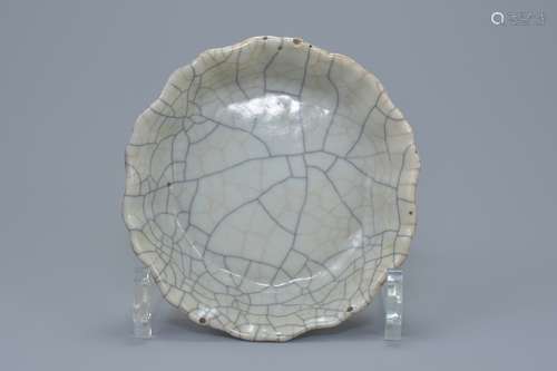 A Chinese 18th century or later Ge Yao crackle porcelain dish with thick glaze and five spear marks