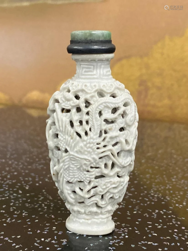 Chinese White Porcelain Snuff Bottle - Dragon