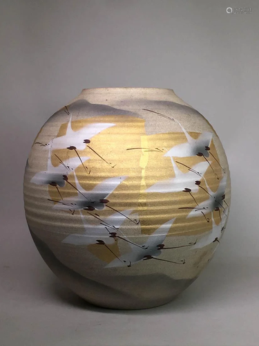 Japanese Kutani Porcelain Vase with Gold Cra…