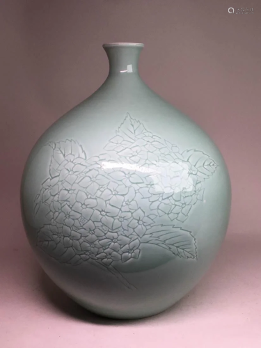 Large Japanese Celadon Studio Porcelain Vase - Hydrea