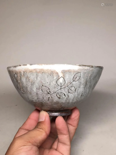 Japanese Studio Pottery Chawan Teabowl - Incised Floral
