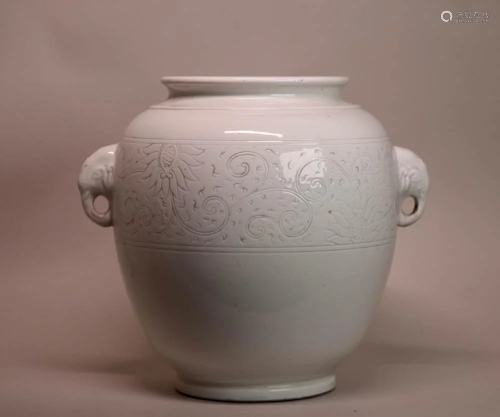 Chinese Dehua Blanc de Chine Porcelain Vase