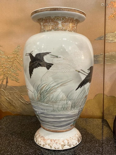 Stunning Japanese Porcelain Vase with Cranes