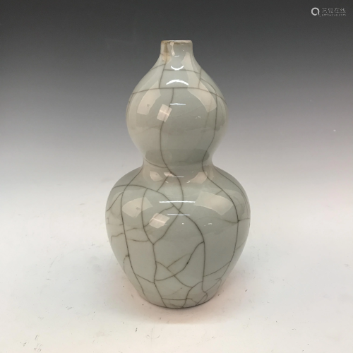 Chinese Ge Ware Double-Goured Vase, Qianlon…