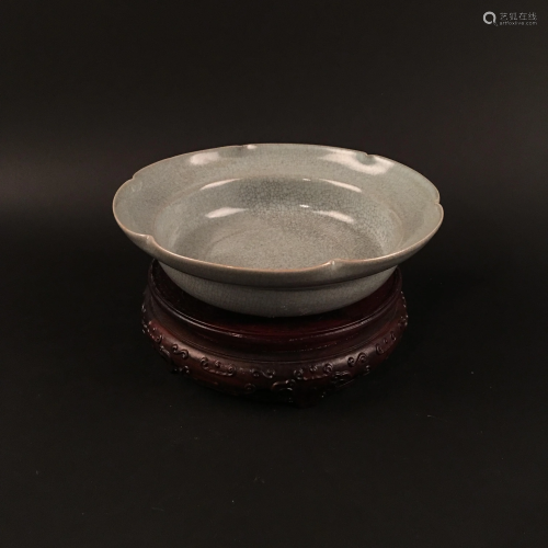 Chinese Ge Type Porcelain