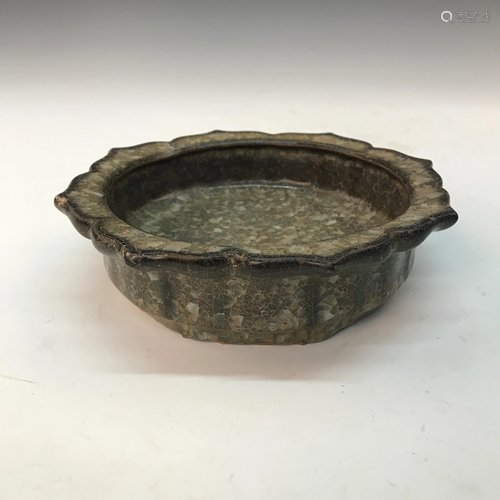 Chinese Guan Ware Brush Dish