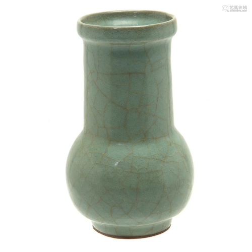 Chinese Guan-Type Bottle Vase