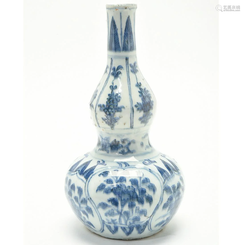 Chinese Double Gourd Blue and White Floral Vase