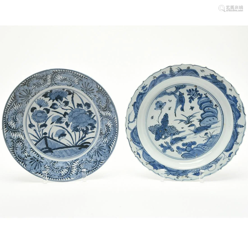 Two Chinese Blue and White Export Plates