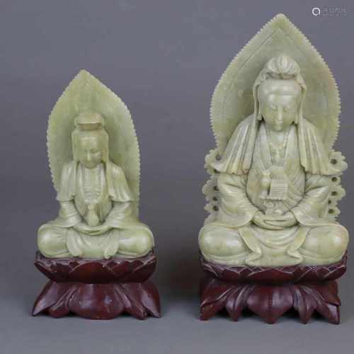 Zwei Guanyin-Figuren - China 20.Jh.