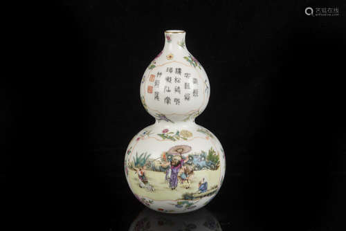 FAMILLE ROSE 'PEOPLE' DOUBLE GOURD VASE