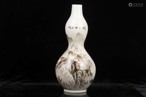 FAMILLE ROSE 'LANDSCAPE SCENERY' DOUBLE GOURD VASE