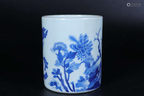 BLUE AND WHITE 'FLOWERS AND BIRDS' BRUSH POT