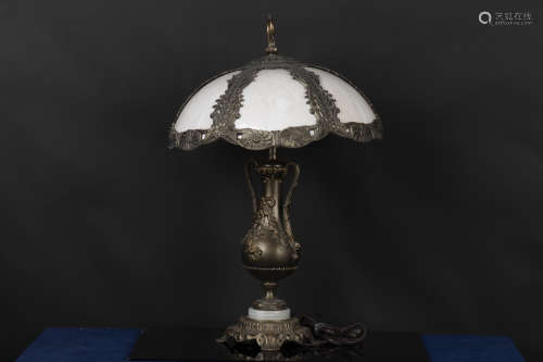 WESTERN BRONZE CAST LAMP