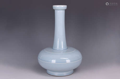 MONOCHROME LIGHT BLUE GLAZED COMPRESSED VASE WITH LONG NECK