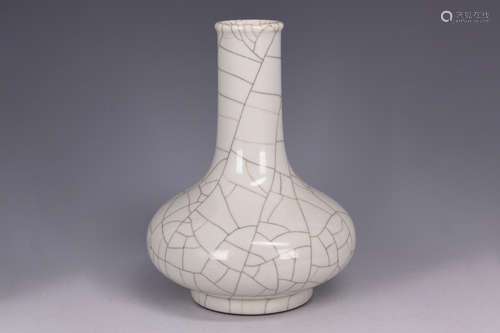 GE TYPE CRACKLE PATTENED COMPRESSED VASE WITH LONG NECK