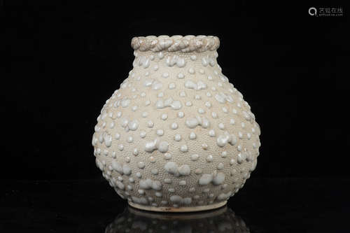 WHITE GLAZED 'WATER DROP' PATTERNED PORCELAIN JAR