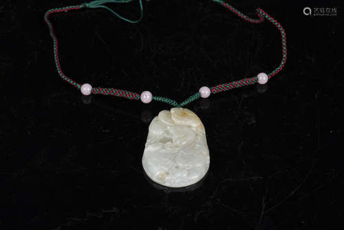 JADEITE ROUND BEAD NECKLACE WITH CARVED PENDANT