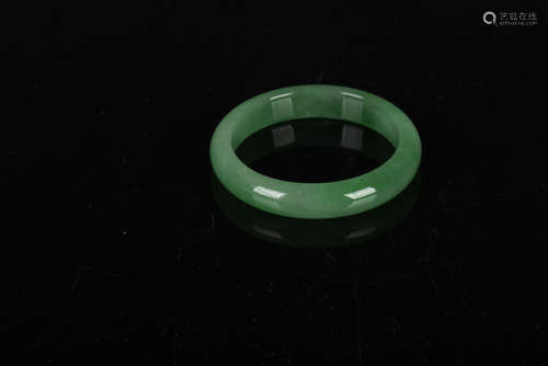 JADEITE ROUND BANGLE