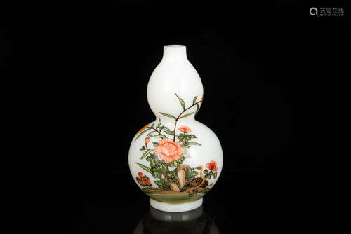 WHITE GLASS 'FLOWERS AND BIRDS' VASE