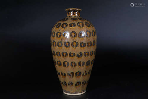 JIZHOU WARE DOT PATTERNED VASE, MEIPING