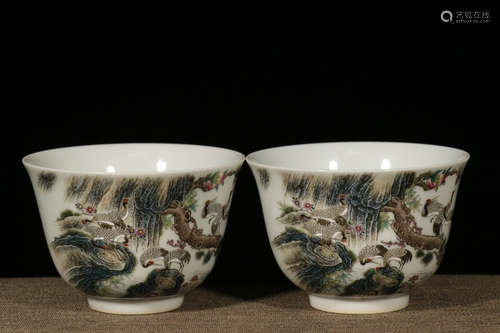 PAIR OF FAMILLE ROSE 'CRANES' CUPS