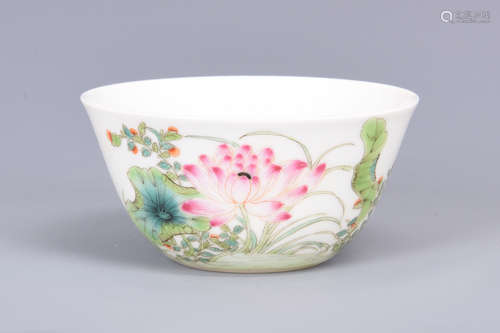 FAMILLE ROSE 'FLOWERS AND BIRDS' BOWL